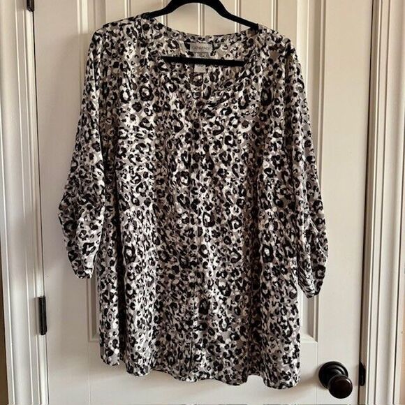 Catherine's Womens Animal Print Blouse 2X Black/Gray Button Up 3/4 Button Sleeve - Picture 5 of 9